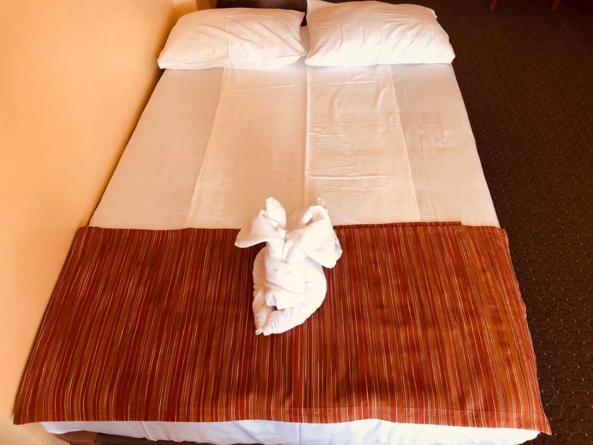 Family Hotel Deja Vu Ravda Ngoại thất bức ảnh