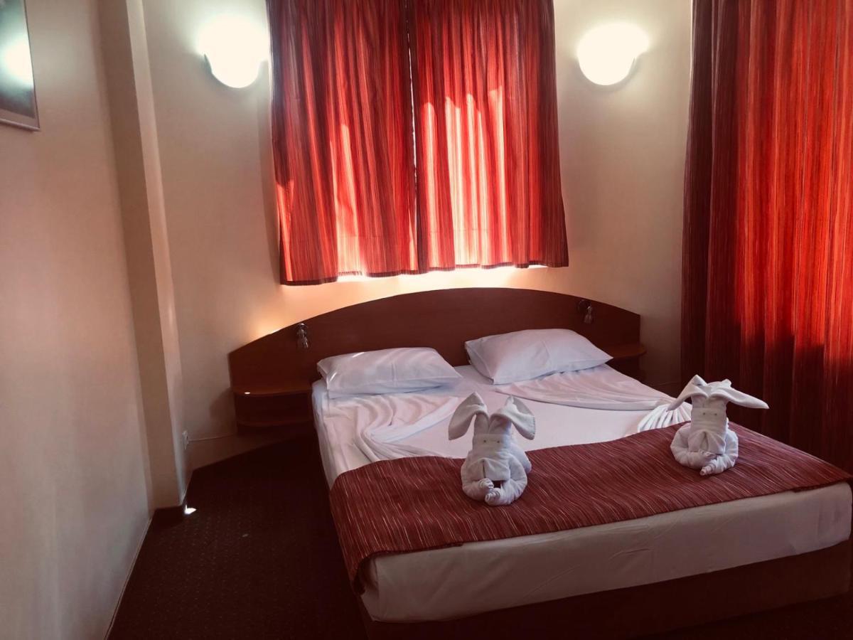 Family Hotel Deja Vu Ravda Ngoại thất bức ảnh