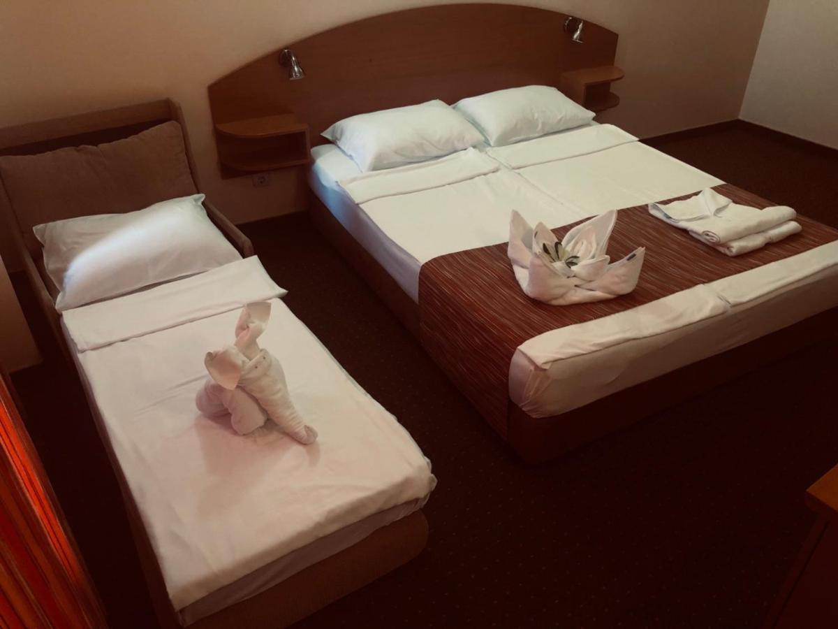 Family Hotel Deja Vu Ravda Ngoại thất bức ảnh