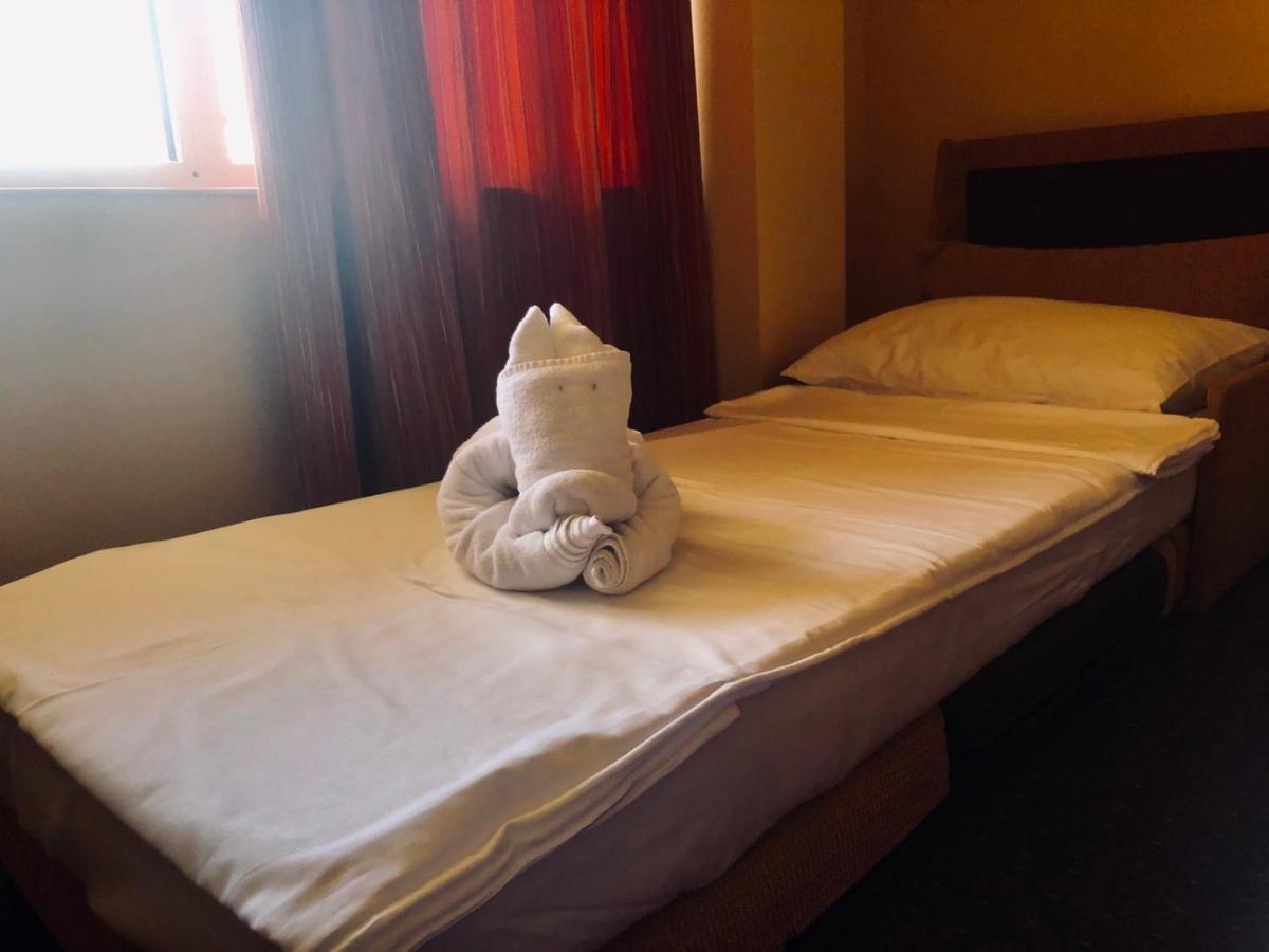 Family Hotel Deja Vu Ravda Ngoại thất bức ảnh