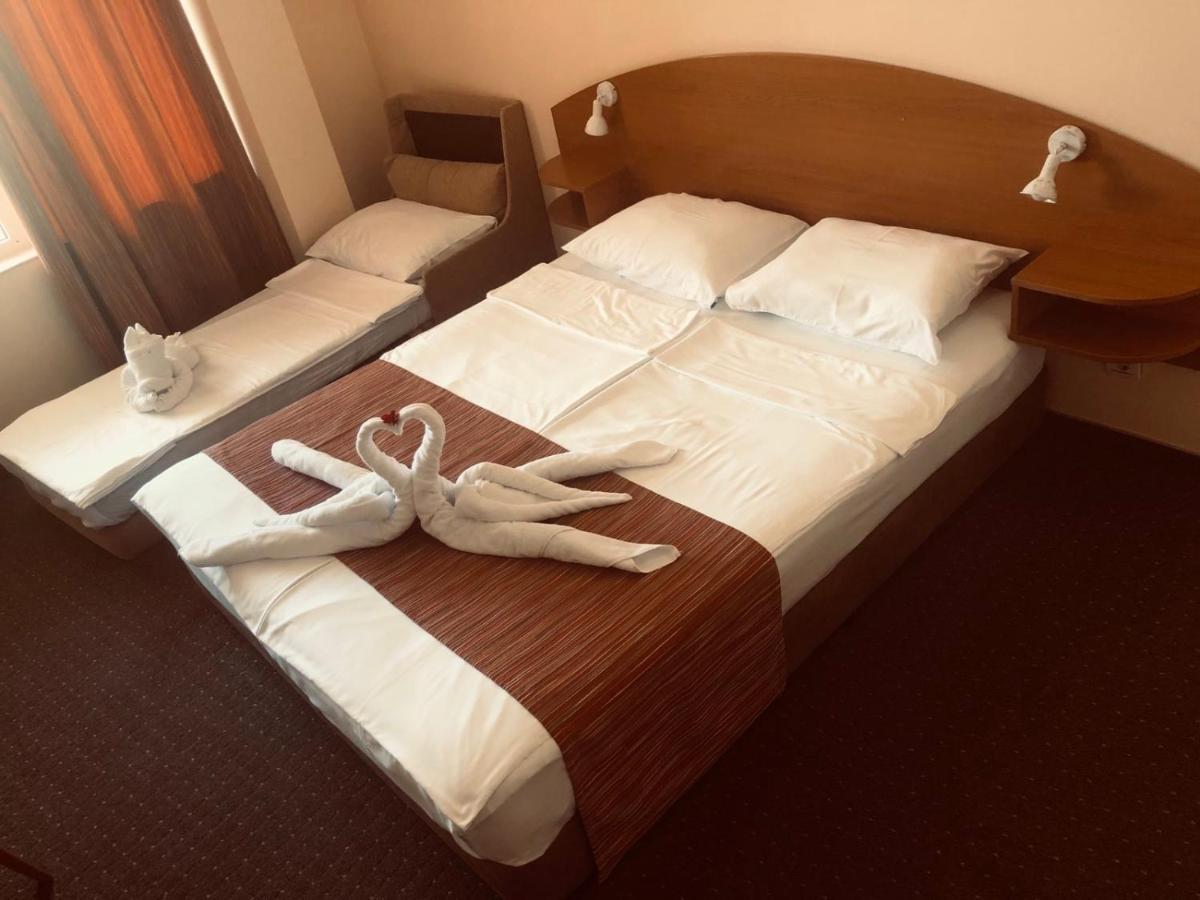 Family Hotel Deja Vu Ravda Ngoại thất bức ảnh