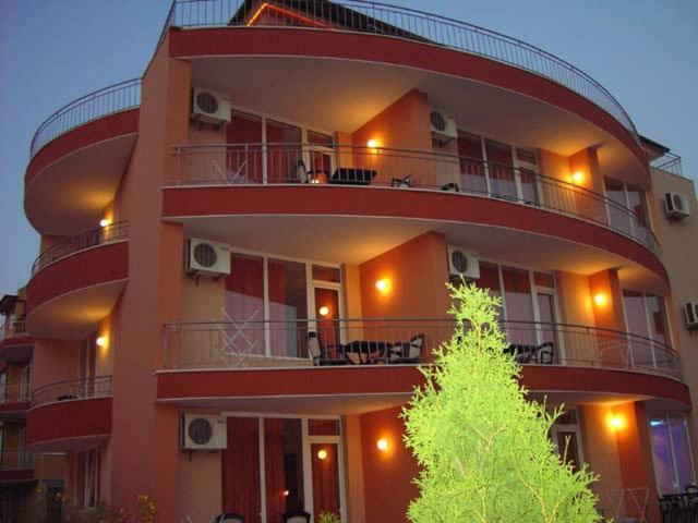 Family Hotel Deja Vu Ravda Ngoại thất bức ảnh
