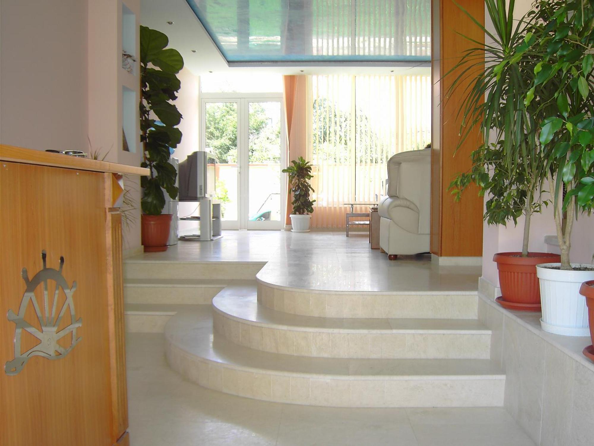 Family Hotel Deja Vu Ravda Ngoại thất bức ảnh
